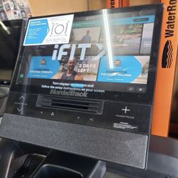 2025 model Nordictrack X16 elliptical Cross trainer - Runner Elliptical Stepper - 999$