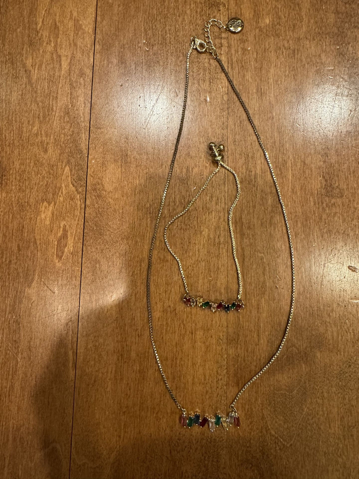 Woman’s plunder design necklace with matching bracelet shipping available
