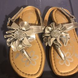 Cherokee Silver Flower Girls Sandals Size 9C