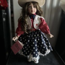 Paradise Galleries Country Girl Coll GLORY 15" Musical Porcelain Doll