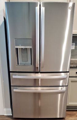 GE Side by Side Refrigerator