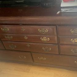 Dresser With 2 Nightstands 