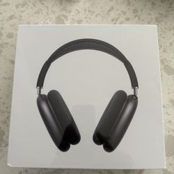 Black Apple AirPod max’s 