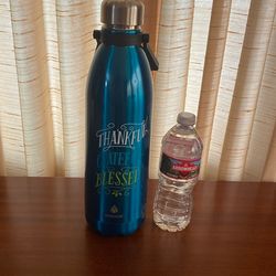 Manna 50 Oz stainless steel double insulated water bottle