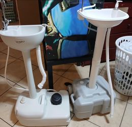 Portable sinks