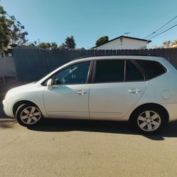 Kia Rondo 2008