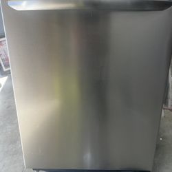 Frigidaire 24” Stainless Steel Dishwasher