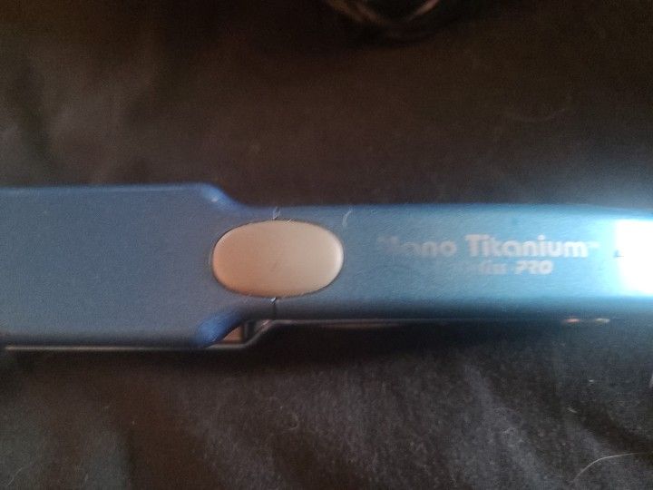 Babyliss PRO Nano Titanium Travel Size Blue