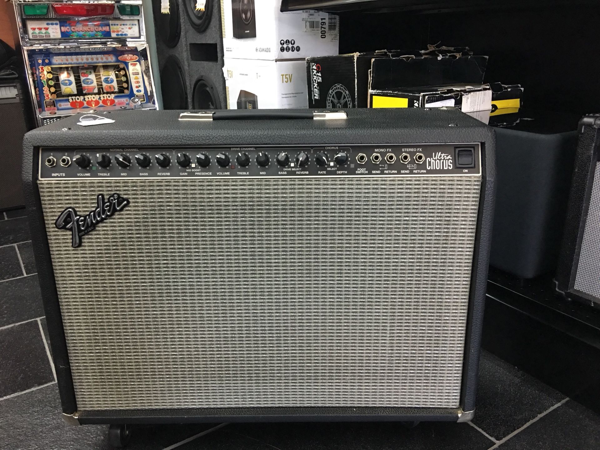 FENDER ULTRA CHORUS PR204 Amplifier Vintage