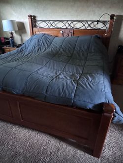 King size Bedroom set / 5 pieces, see description