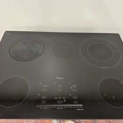 Whirlpool Gold 30-in 5 burners Smooth surface Black
