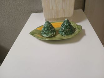 Tree and corn salt & Pepper set