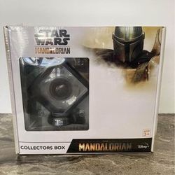 Néw sealed Star Wars the mandolorian collectors box