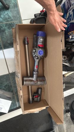 Dyson Cordless Stick Vacuum with Attachments
