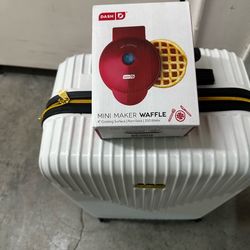 Mini waffle maker