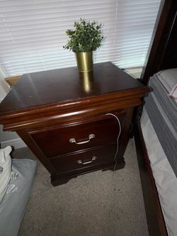 2 dressers and night stand