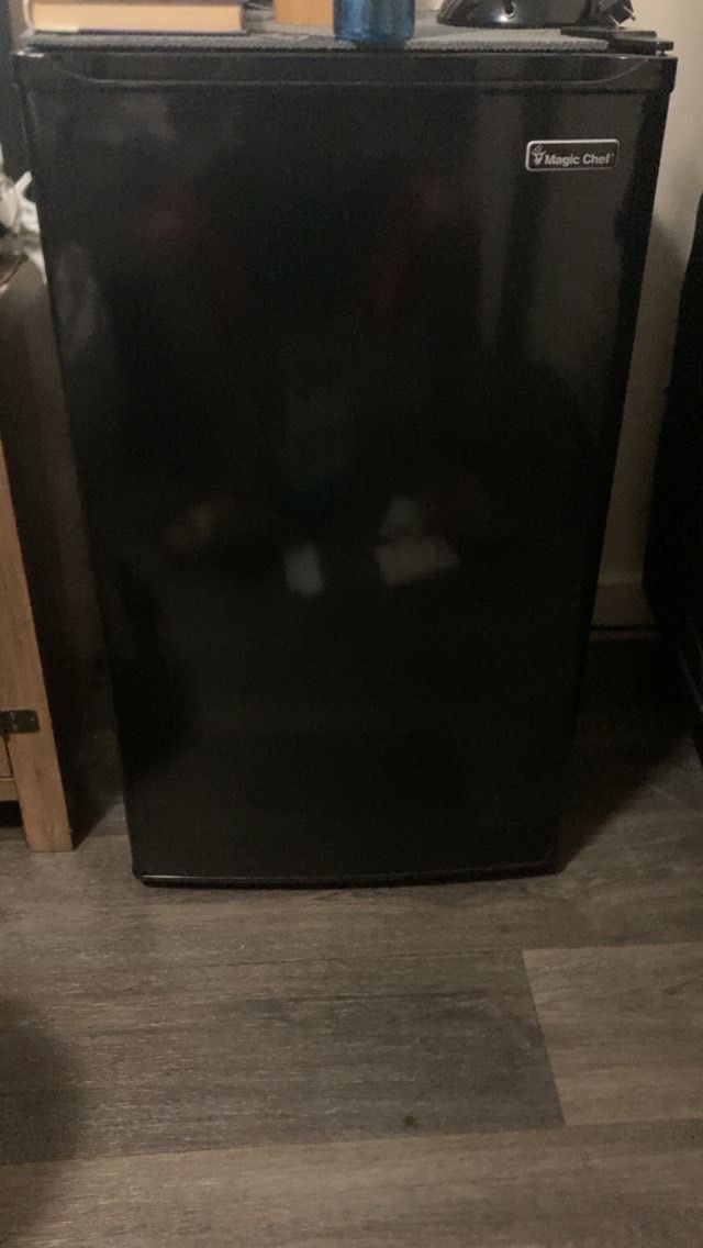 Magic Chef Mini Fridge