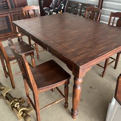 Dining Table W/5 Chairs 