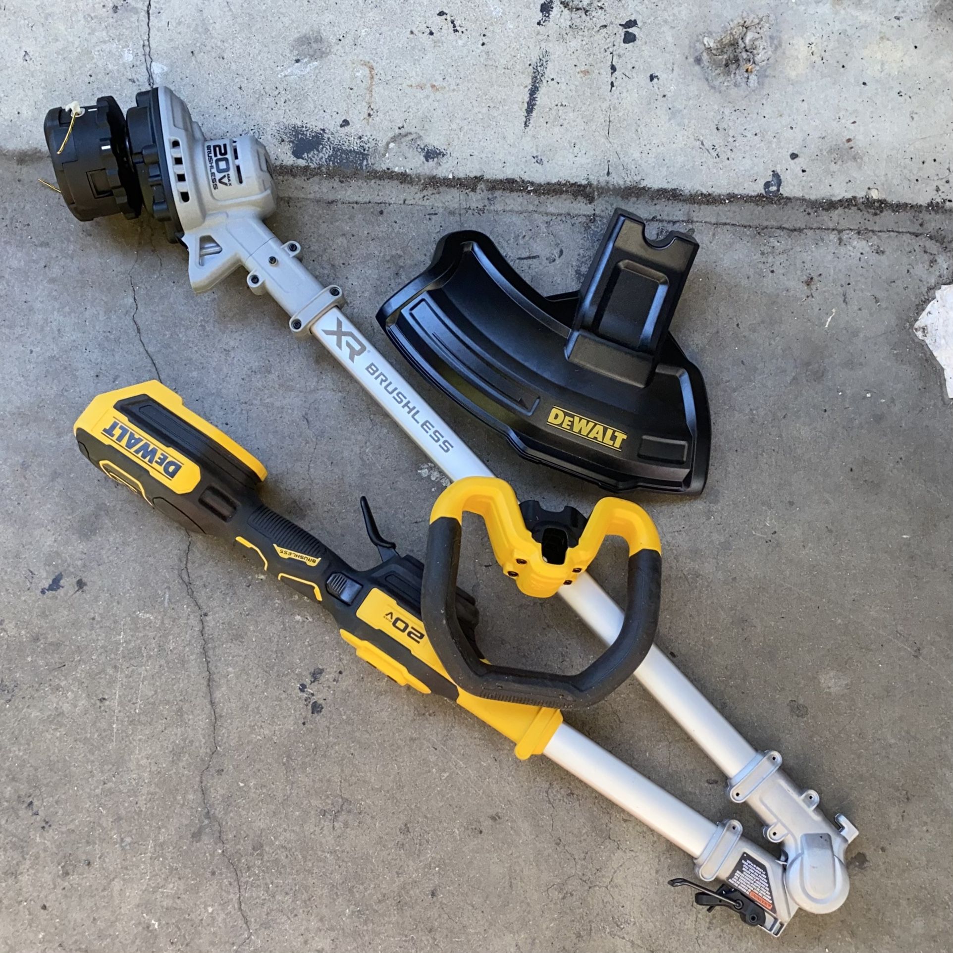 Dewalt 20V MAX 14 in. Brushless Cordless Battery Powered Foldable String Trimmer (Tool Only)