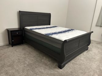 Queen bed set.