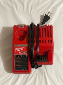 Milwaukee M12 & M18 Multi-Voltage Battery Charger