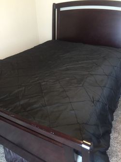 Queen black comforter with matching pair of pillow cases