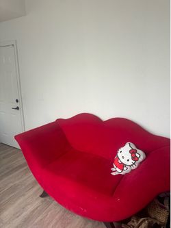 Rare Red lip chair