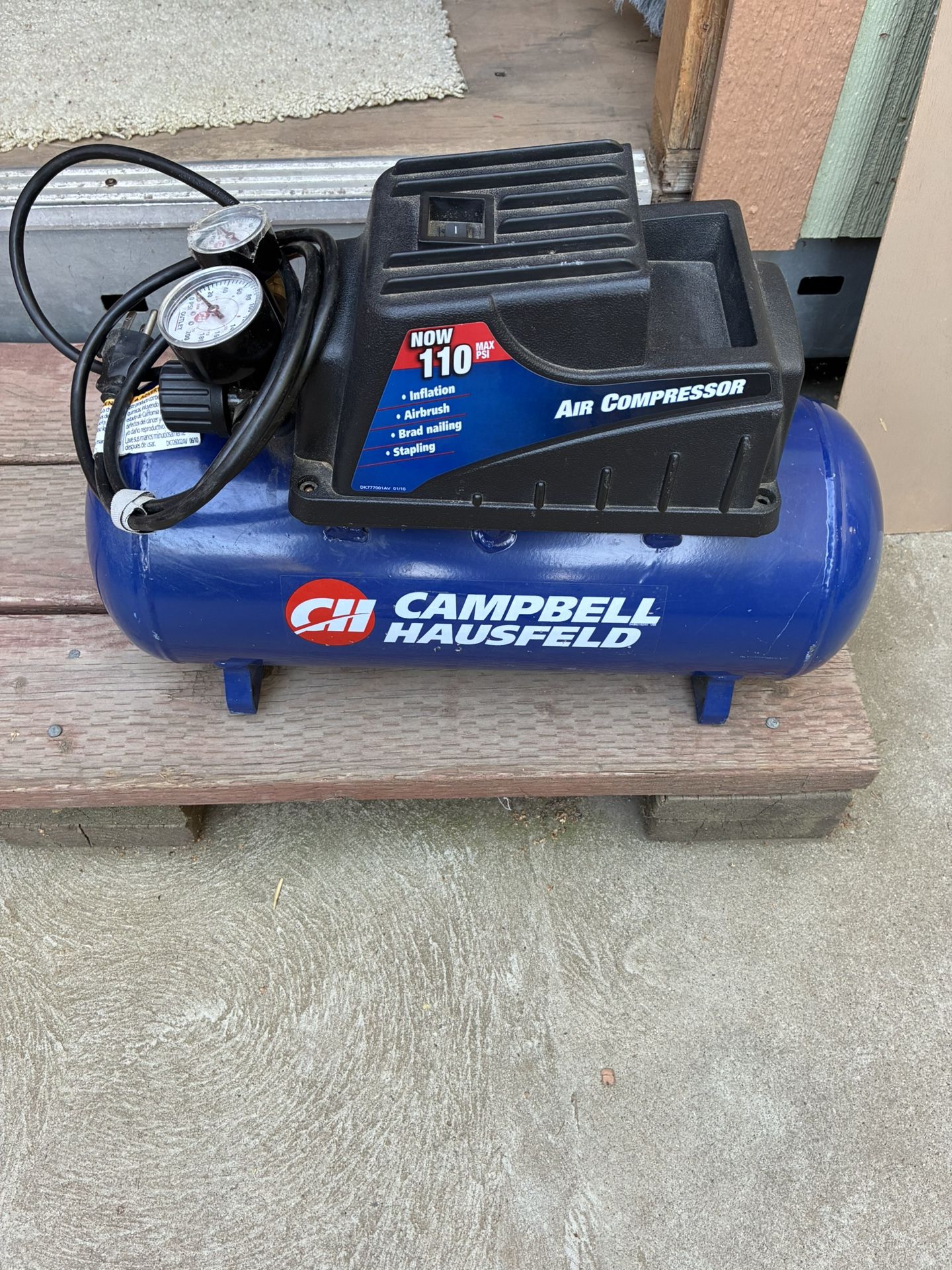 Cambell Haisfeld 2 gallon air compressor.