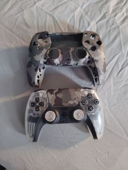 PlayStation Controller Lot (2)