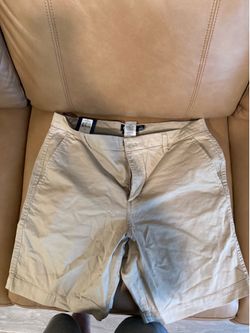 Chaps men khaki shorts size 34-NWT