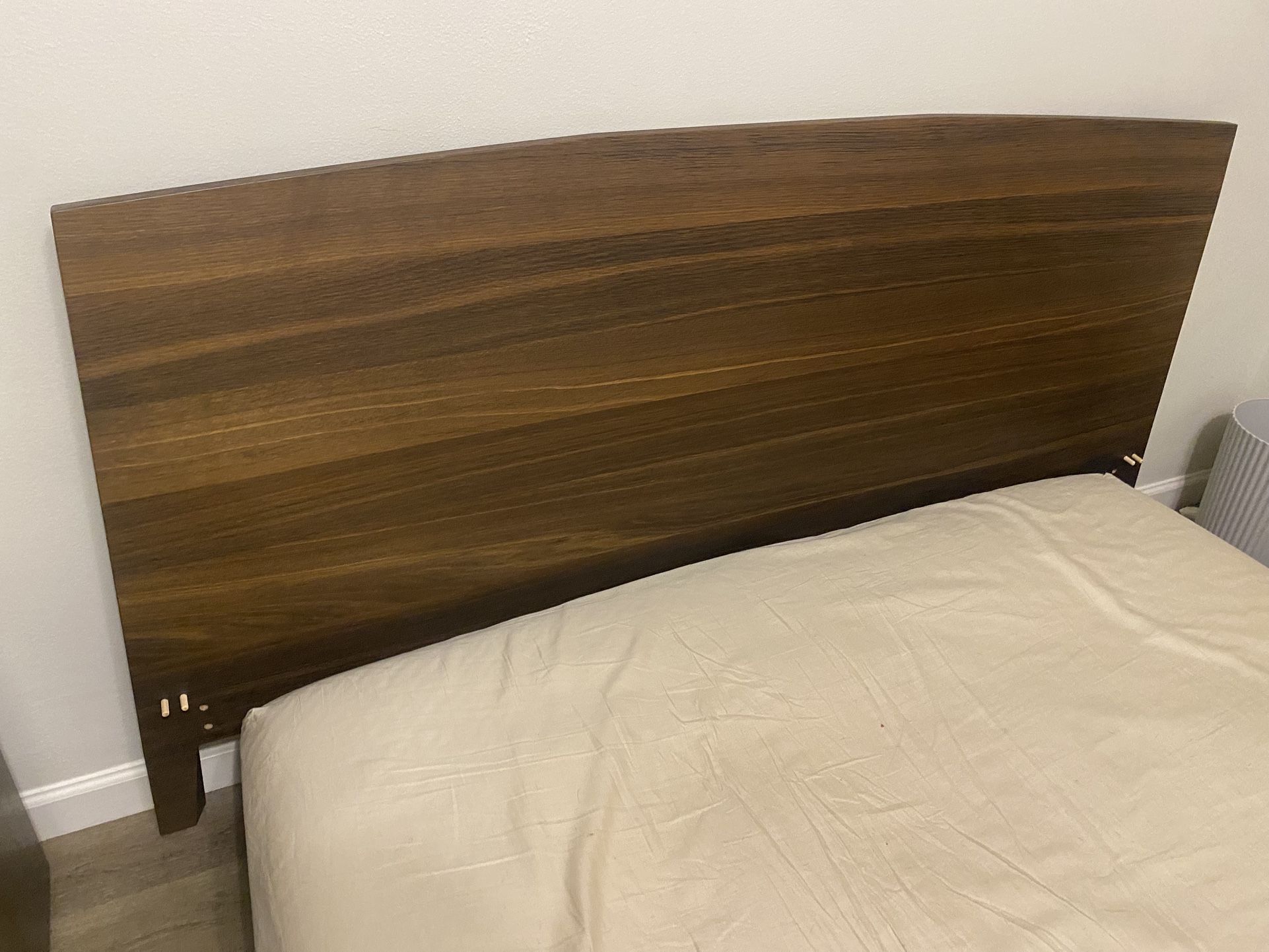 San Giacomo queen bed frame