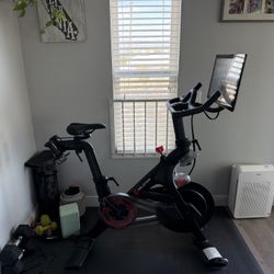 Peloton Bike - 2021 w/ Shoes, Weights, Tools, Mat