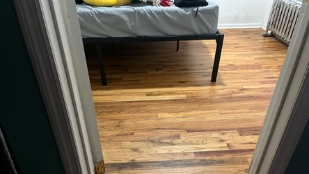 QN sz boxspring & red rail