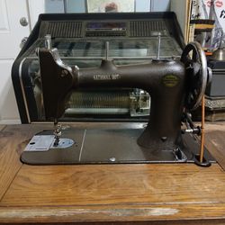 1916 Eldredge Sewing Machine 