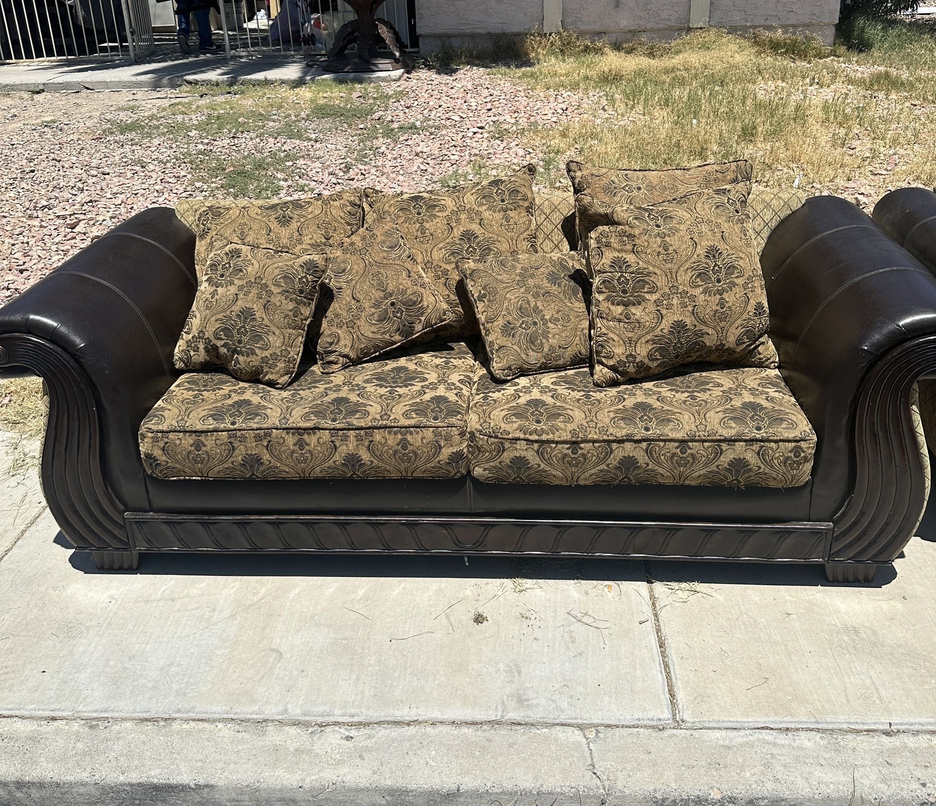 Sofas/couches 2 Set