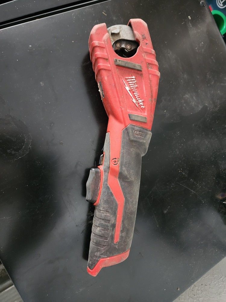 Milwaukee M18 Tubing Cutter Copper