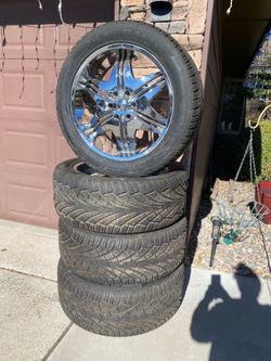 Chevy six lug 22 inch wheels with 305/45R22