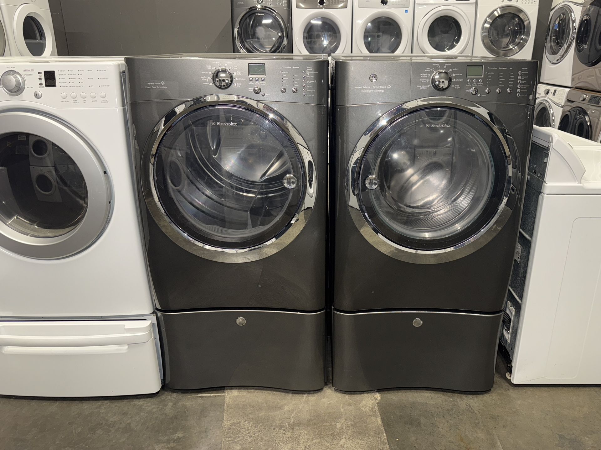 ELECTROLUX XL CAPACITY WASHER DRYER ELECTRIC SET