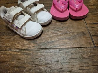 Addas size 4 girls shoes