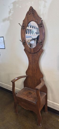 VINTAGE HALL TREE