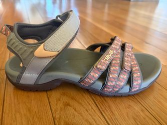 New Teva Sandals