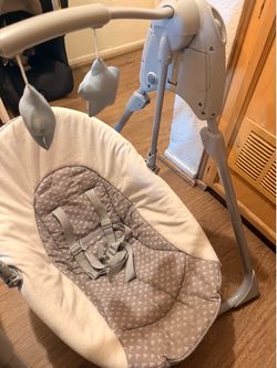 Baby swing / rocker