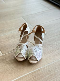 Dance shoes 318
