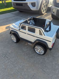 Mercedes Benz 12V Electric Kids Ride On Car W/Trunk White