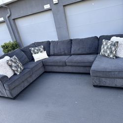 Grey Sectional Couch 