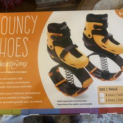 Bouncy Shoes by HearthSong