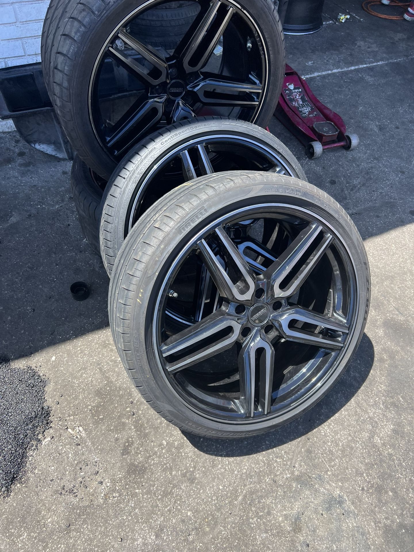 Vossen Wheels And Tires Perfect Condition.$2800