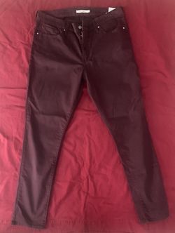 Women’s Levi Jeans 