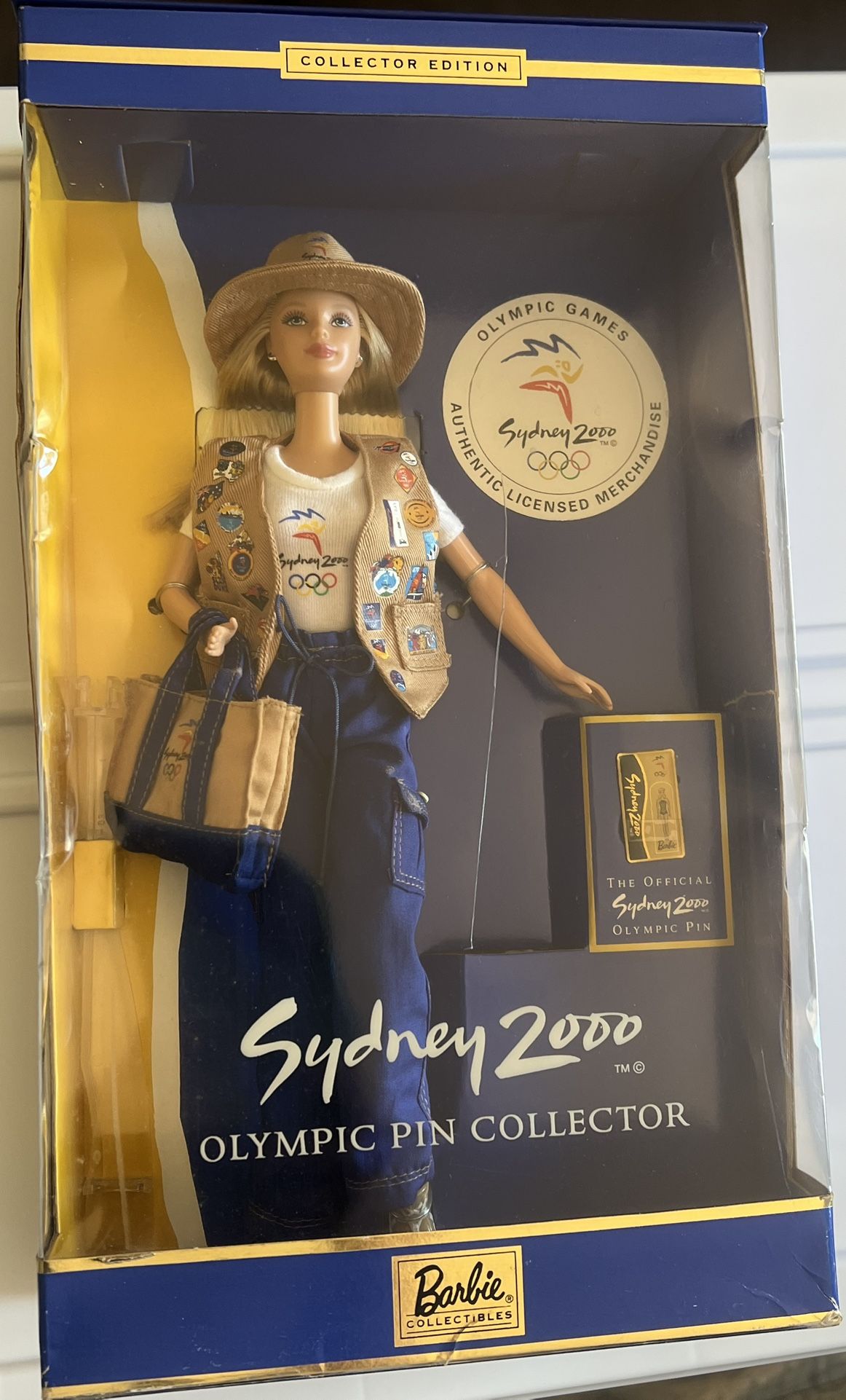 Sydney Olympic Pin Collector 2000 Barbie Doll
