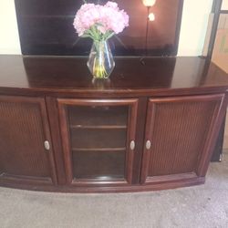 Leicester Home Riley Holiday TV Console Cabinet 
